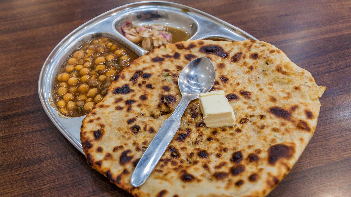 Amritsari Kulcha With Chickpea Curry